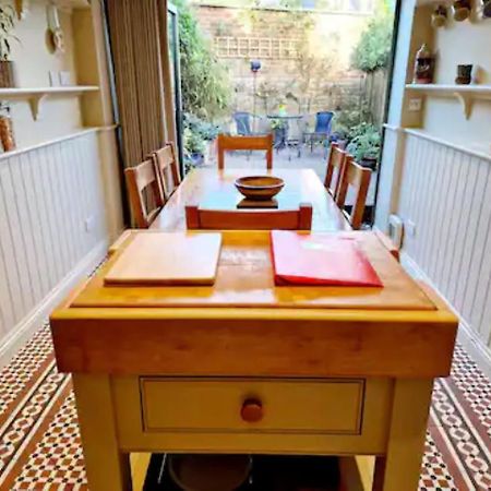 Jackdaw Cottage-Beautiful Cottage, Town Centre Wimborne Minster Bagian luar foto