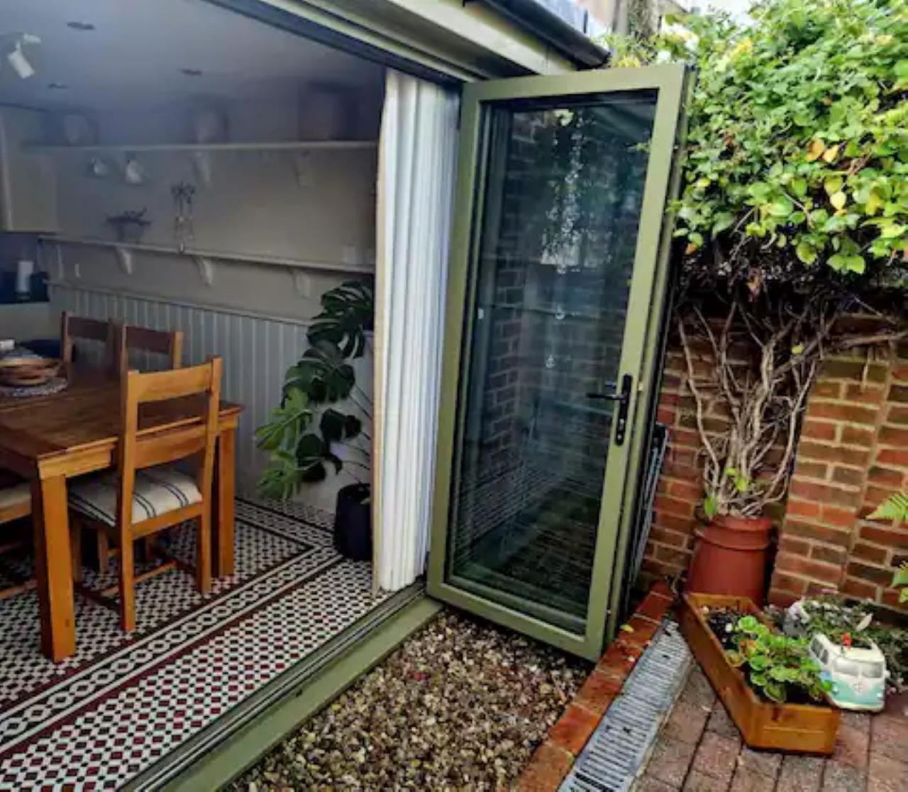 Jackdaw Cottage-Beautiful Cottage, Town Centre Wimborne Minster Bagian luar foto