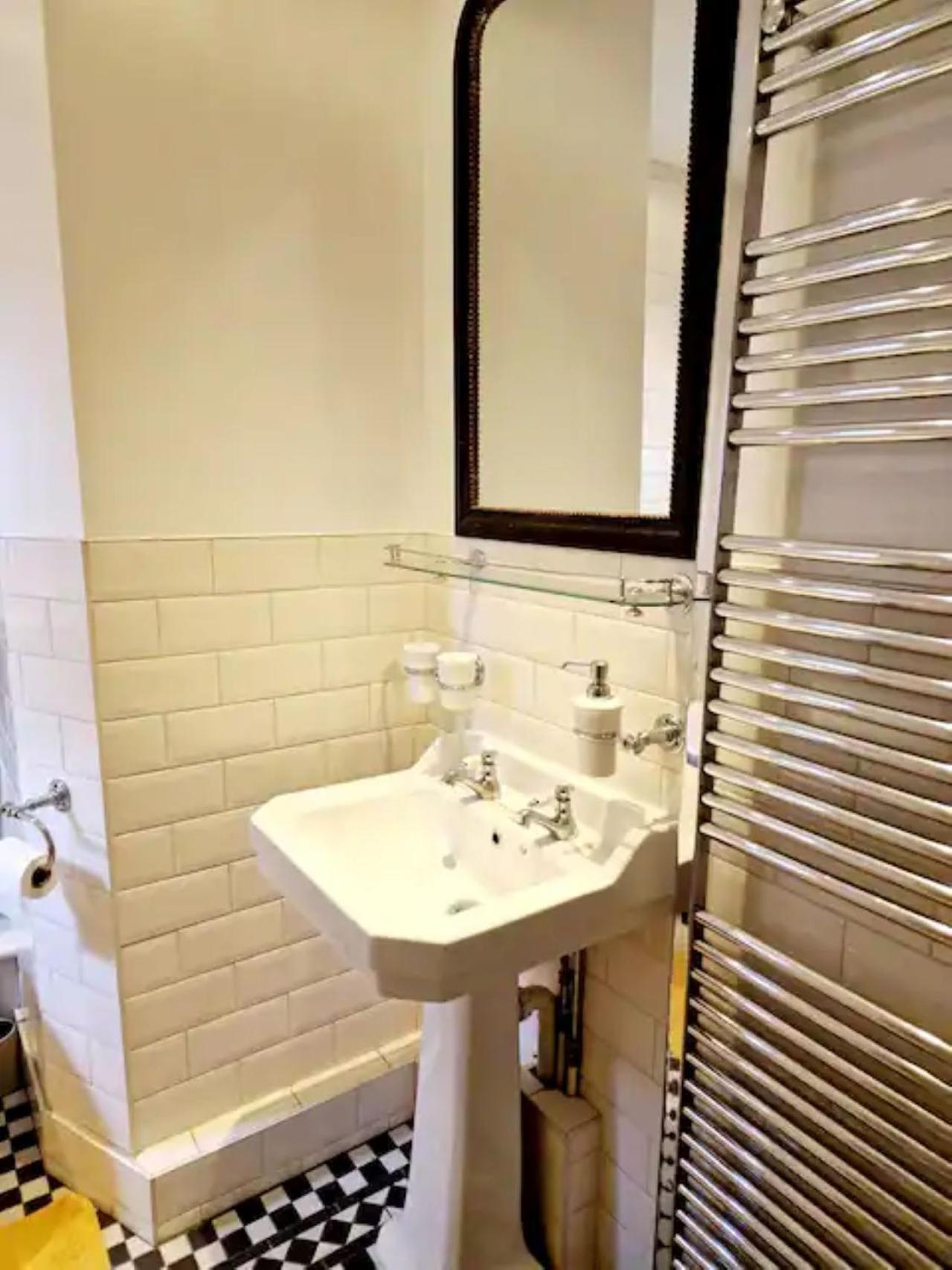 Jackdaw Cottage-Beautiful Cottage, Town Centre Wimborne Minster Bagian luar foto